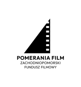 Logo Zachodniopomorskiego Funduszu Filmowego Pomerania Film. Logo w kolorze czarnym, przedstawia kawałek kliszy filmowej w kształcie trójkąta, pod nim napis z nazwą Funduszu.
