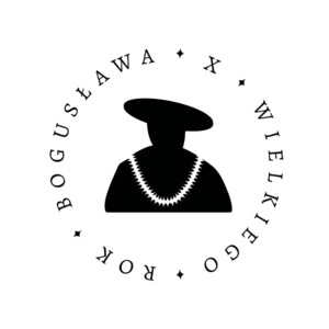 Czarne logo na białym tle przedstawiające sylwetkę Bogusława X Wielkiego. Dookoła napis: Rok Bogusława X Wielkiego.