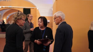 Goście biorący udział w konferencji. Na zdjęciu m.in. Dyrektor Zamku Barbara Igielska oraz Jerzy Grzelak.
